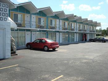 Gray Plaza Motel Benton Экстерьер фото