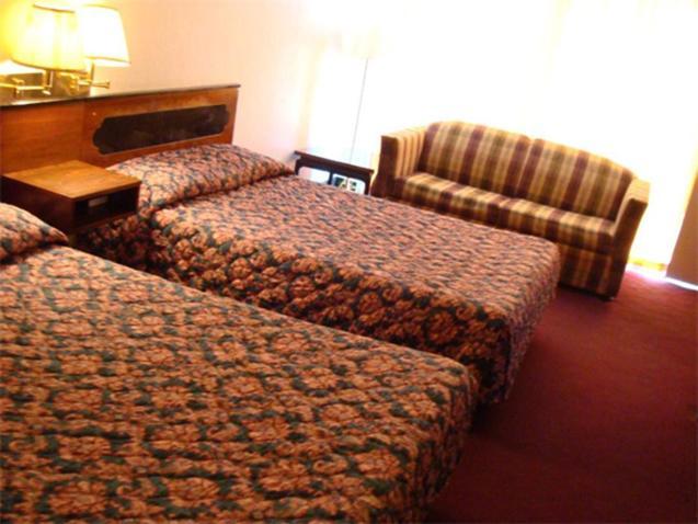 Gray Plaza Motel Benton Экстерьер фото